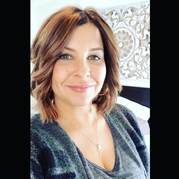 Meet your Posher, Ellen - Picture 1 of 1